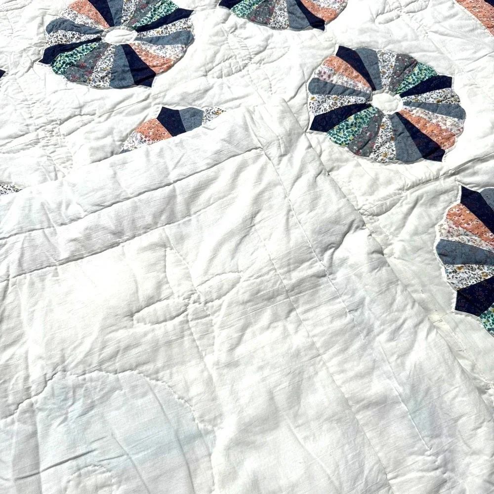 Vintage Handsewn Yo Yo Quilt 76